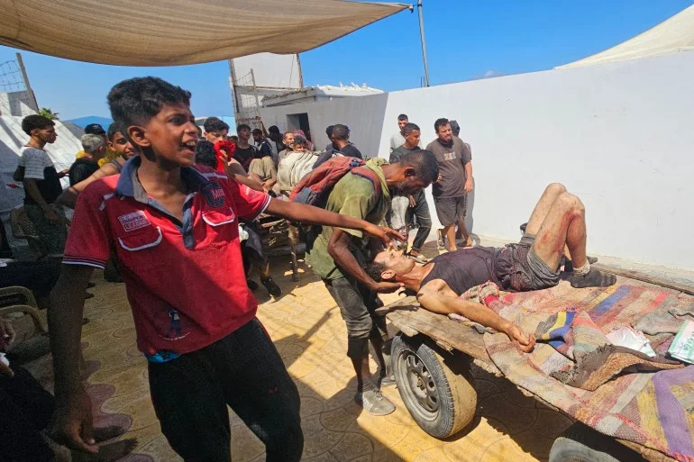 98 شهيدا بقصف الاحتلال لغزة منذ فجر اليوم والمجاعة تتفاقم 98 شهيدا بقصف الاحتلال لغزة منذ فجر اليوم والمجاعة تتفاقم