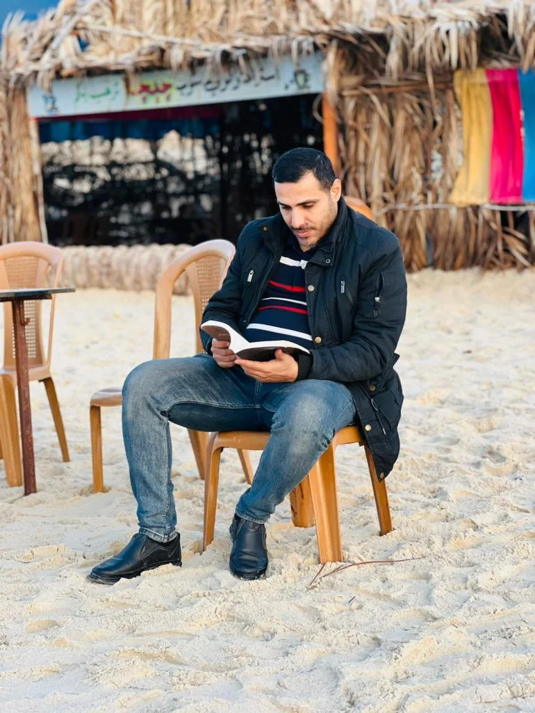 كتّاب وأدباء يوثقون الإبادة في غزة بطريقتهم الخاصة كتّاب وأدباء يوثقون الإبادة في غزة بطريقتهم الخاصة