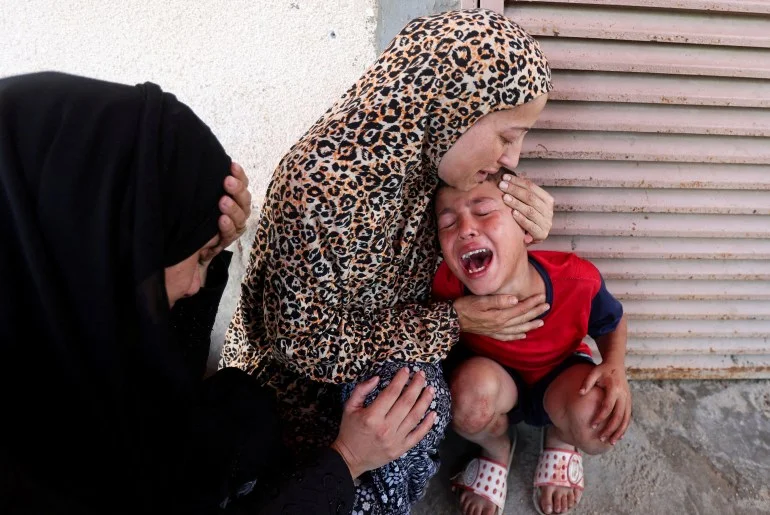 غذاء بطعم الدم.. أطفال إيمان قُتلوا بغزة وهم يطلبون ما يسد الرمق غذاء بطعم الدم.. أطفال إيمان قُتلوا بغزة وهم يطلبون ما يسد الرمق