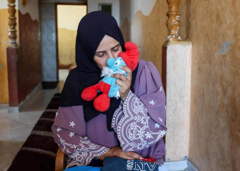 غذاء بطعم الدم.. أطفال إيمان قُتلوا بغزة وهم يطلبون ما يسد الرمق غذاء بطعم الدم.. أطفال إيمان قُتلوا بغزة وهم يطلبون ما يسد الرمق
