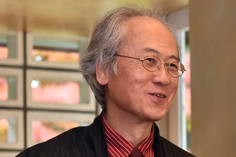 الياباني أكيرا ميزوباياشي يفوز بالجائزة الكبرى للفرنكوفونية upload image