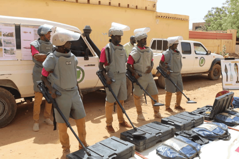 السلطات السودانية تُدمّر آلاف الذخائر غير المتفجرة