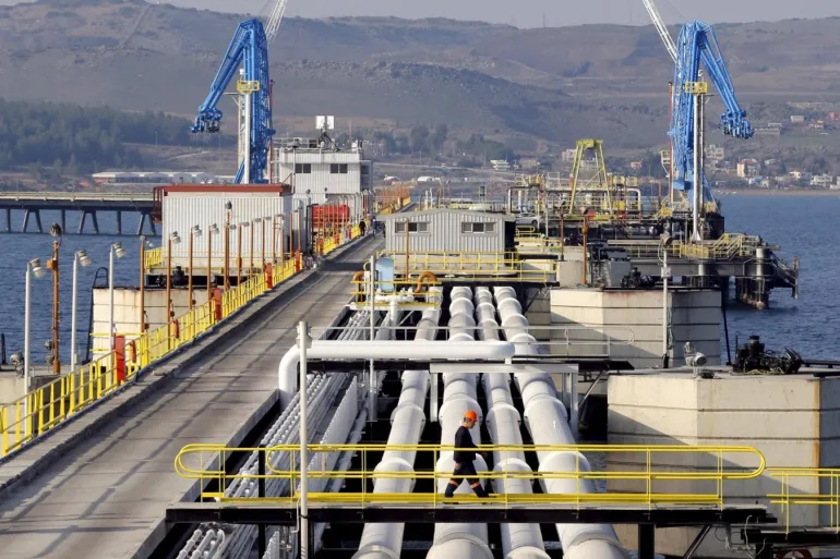 كردستان العراق يبدأ تسليم 230 ألف برميل نفط يوميا للحكومة تسليم نفط كردستان