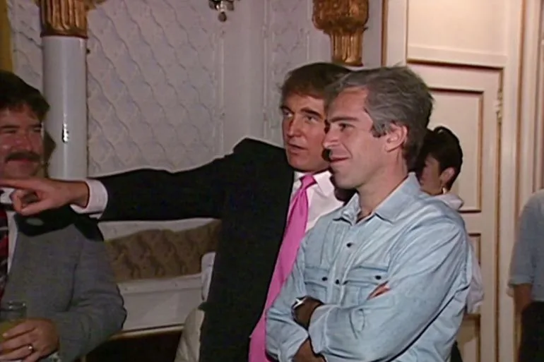 ترامب مقاضاة صحيفة