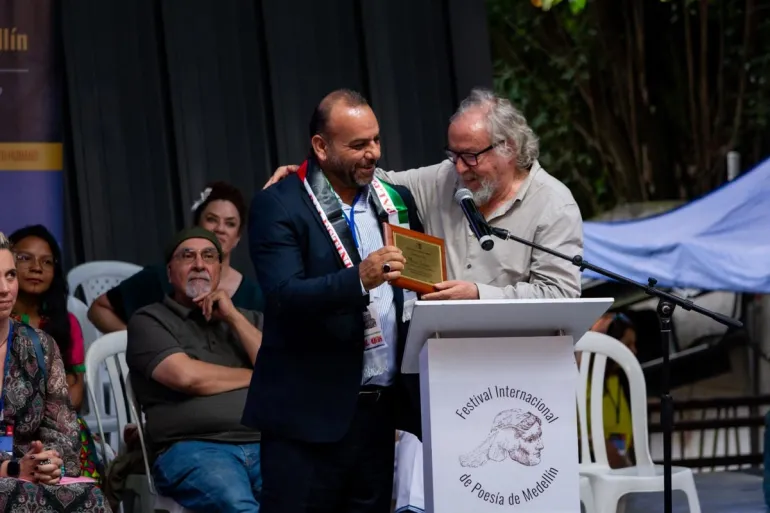 إطلاق جائزة فلسطين العالمية للشعر في ختام مهرجان ميديين الدولي بكولومبيا