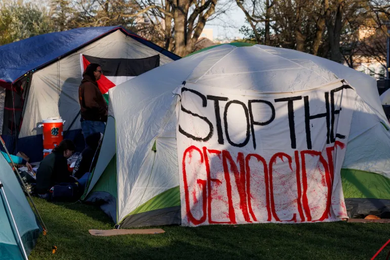 فصل 4 أساتذة في جامعة مدينة نيويورك بسبب دعمهم لفلسطين فصل أساتذة جامعة نيويورك