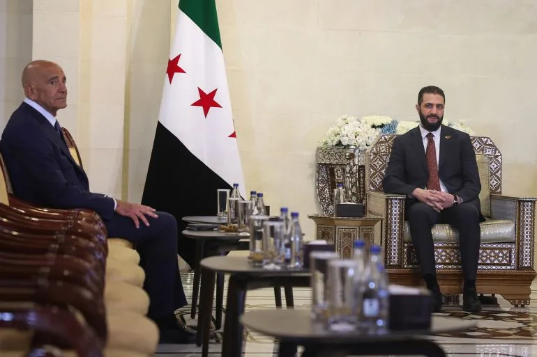 المبعوث الأميركي لسوريا يلتقي الشرع وينتقد بطء استجابة قسد للمفاوضات