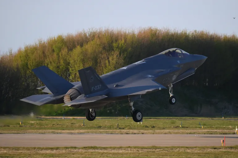 حظر تصدير قطع غيار إف35