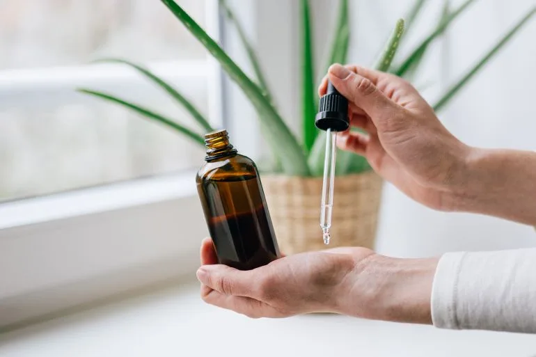 "الحمض السحري" الجديد في عالم العناية بالبشرة.. تعرّفي على حمض الهيبوكلوروس