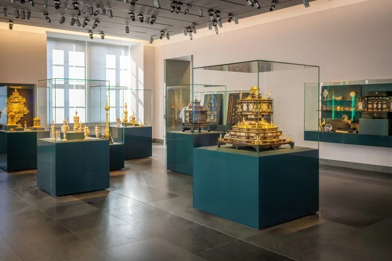 قبل اللوفر… سرقات ضخمة طالت متاحف عالمية بالعقود الأخيرة