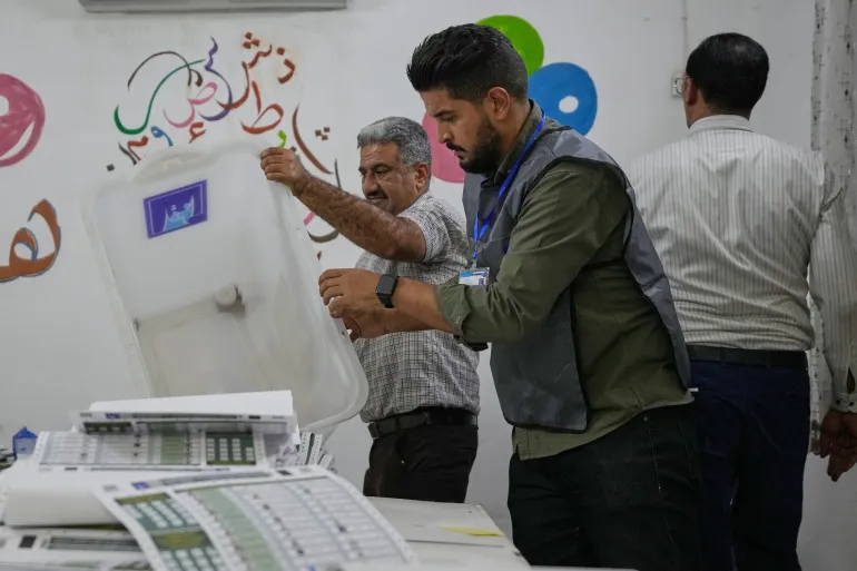 بدء الاقتراع في سادس انتخابات برلمانية بالعراق منذ 2003