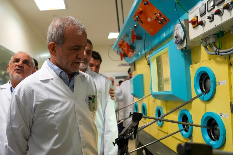 الرئيس الإيراني: سنعيد بناء منشآتنا النووية بقوة أكبر