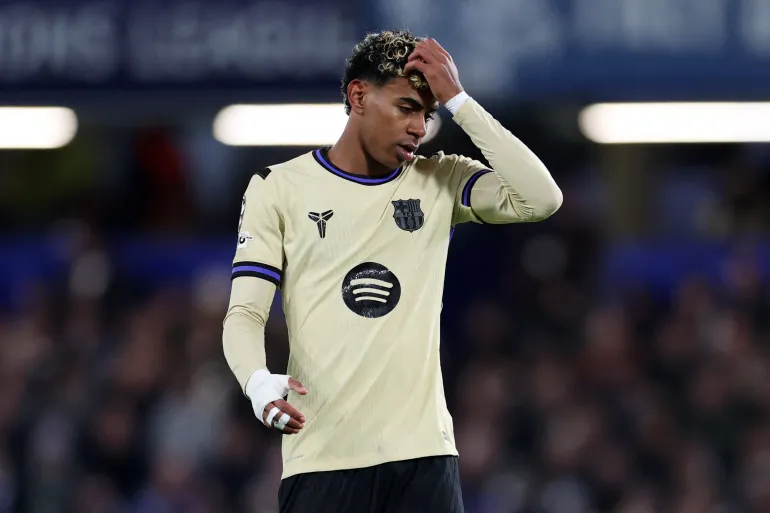 هل يصبح لامين جمال نجم برشلونة عدو الجماهير الأول؟