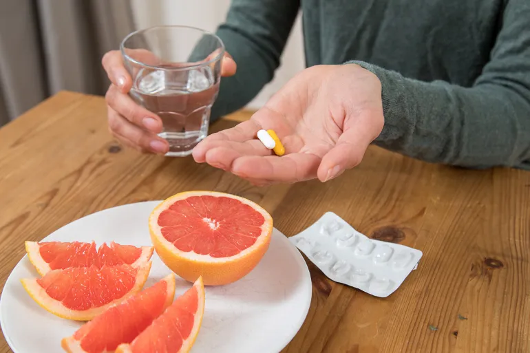 احذر تفاعل "الستاتينات" مع هذه الأغذية والأدوية الستاتينات