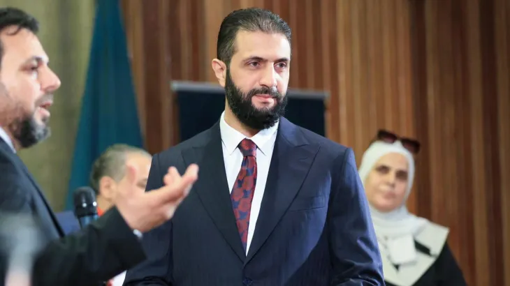 كيف علق سوريون على فيديو الشرع وهو يلعب كرة السلة؟