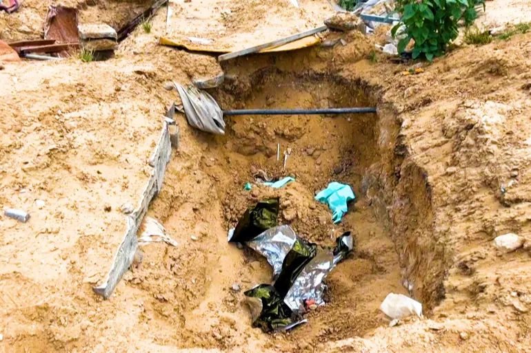 الغارديان: انتشال الجثث من تحت أنقاض غزة أصعب مهمة بتاريخ الحروب الحديثة انتشال الجثث