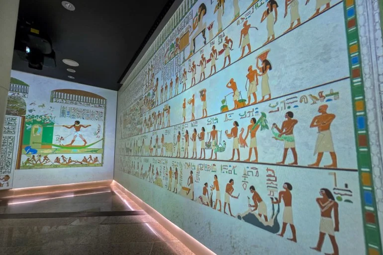 كيف عزز المتحف المصري الكبير تجربته باستخدام تقنيات العصر الحديث؟