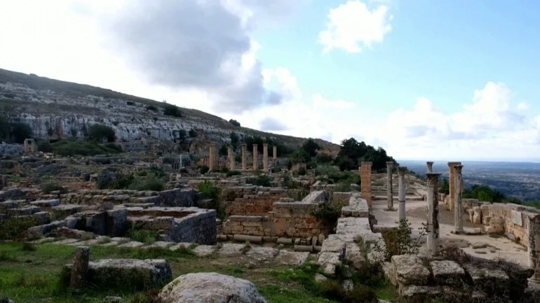 ليبيا تعلن اكتشاف موقع أثري جديد في مدينة شحات شمال شرق البلاد ليبيا تعلن اكتشاف موقع أثري جديد في مدينة شحات شمال شرق البلاد