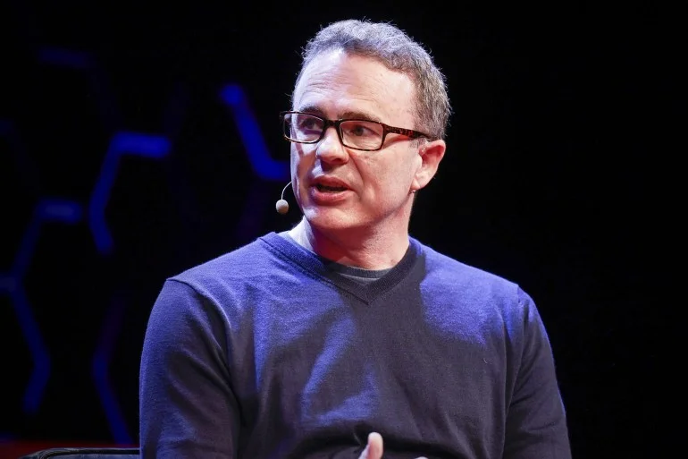 لماذا ارتبط مفهوم الذكاء الاصطناعي العام بالأسلحة منذ ولادته؟