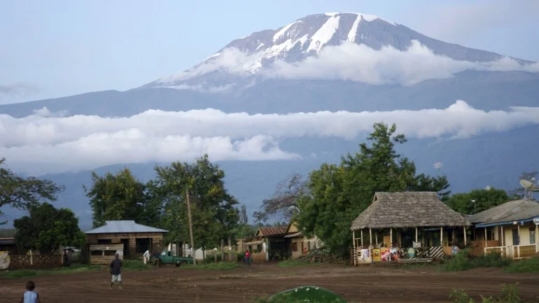 تنزانيا.. سحر الطبيعة والأدب والتاريخ في رحلة فريدة
