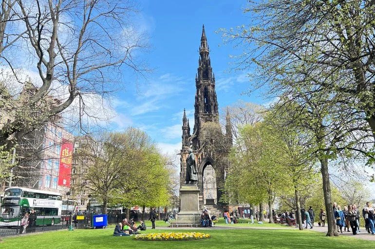 إدنبره.. جوهرة أسكتلندا الساحرة