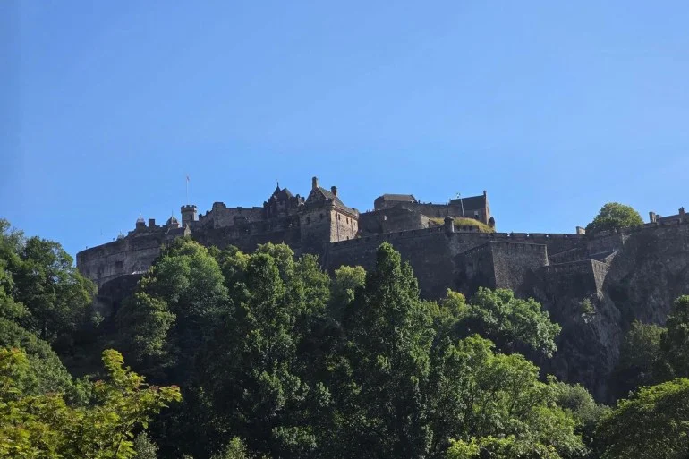 إدنبره.. جوهرة أسكتلندا الساحرة