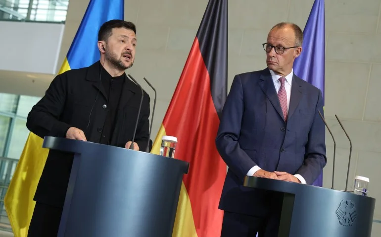 BERLIN, GERMANY - MAY 28: German Chancellor Friedrich Merz (R) and Ukrainian President Volodymyr Zelensky speak to the media following talks at the Chancellery on May 28, 2025 in Berlin, Germany. Merz recently said he will allow Ukraine to use German weapons to hit targets deep inside Russia. Germany is the second biggest supplier of military aid to Ukraine after the United States. (Photo by Sean Gallup/Getty Images)