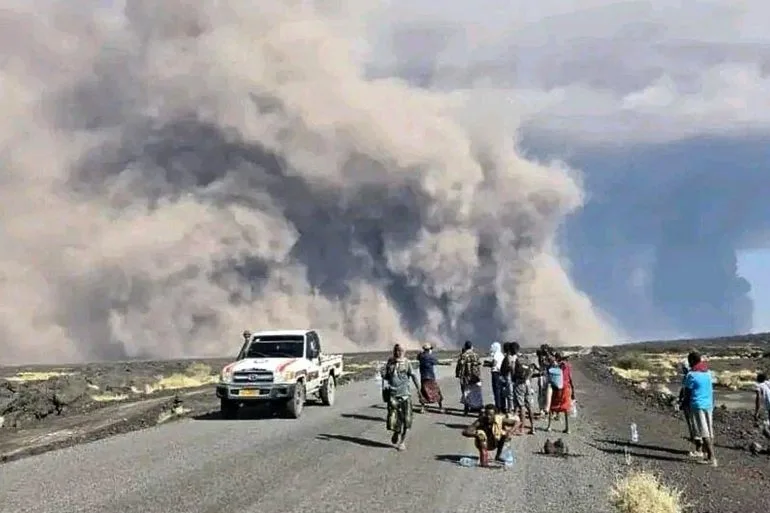 بالصور.. آثار بركان هايلي غوبي أقلقت المنطقة آثار بركان هايلي غوبي