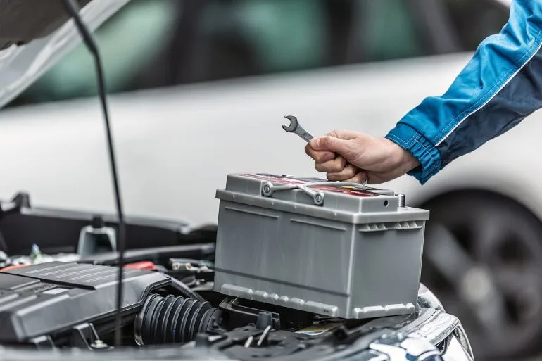 كيف تتجنّب "موت" بطارية السيارة خلال فصل الشتاء؟ موت بطارية السيارة