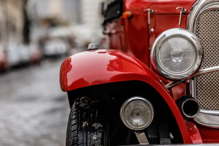 الصدأ ليس نهاية القصة.. كيف يُعيد الخبراء الحياة إلى السيارات الكلاسيكية؟ الصدأ ليس نهاية القصة.. كيف يُعيد الخبراء الحياة إلى السيارات الكلاسيكية؟