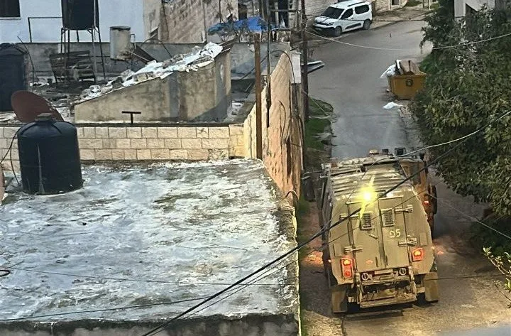 اقتحام واسع في جنين وهجمات للمستوطنين في رام الله