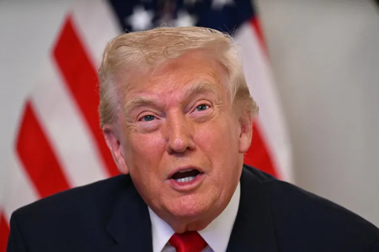 بينها دولتان عربيتان.. إدارة ترامب تعلّق طلبات الهجرة لمواطني 19 دولة