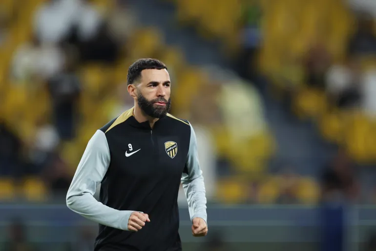 بنزيمة يكشف سبب معاناة ريال مدريد ويدافع عن ألونسو