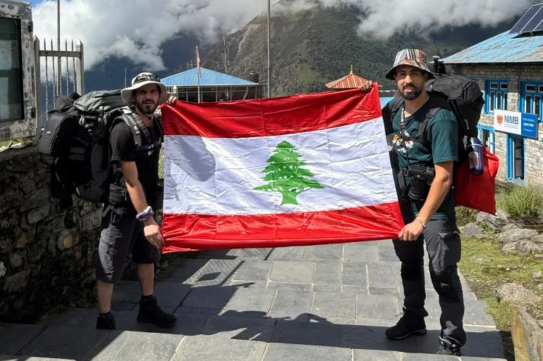 رفعا العلم اللبناني دعماً لأهالي الجنوب اللبناني