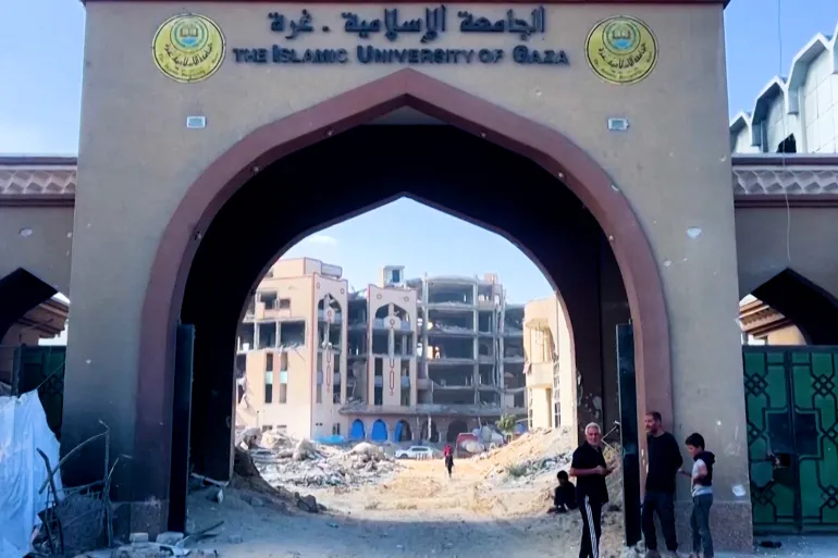 بعد عامين من الانقطاع طلاب غزة يعودون لمقاعدهم بالجامعة الإسلامية