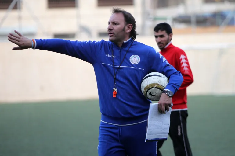 كأس أمم أفريقيا.. مدرب جزر القمر يصف مواجهة المغرب بـ"الأسهل"